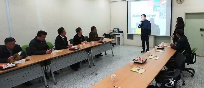 브리핑하는 승화원 박상하 시설팀장