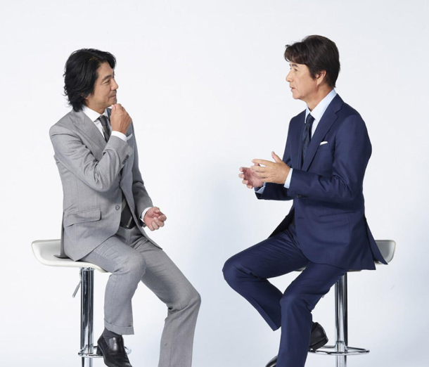 무라모토 CEO(좌)와 쿠사카리 배우(우)