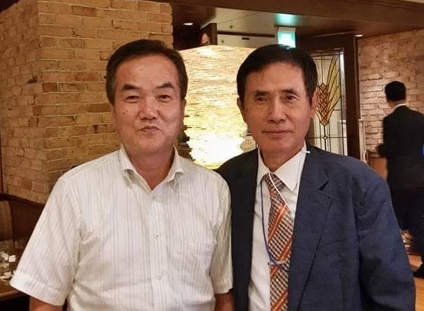  츠카모토 저널리스트(좌)와 함께 (2017년 8월 도쿄)