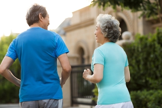 역시 돈 있으면 더 오래 산다